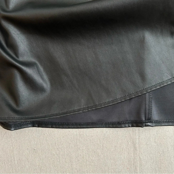 NWT Isaac Mizrahi Black Faux Leather A-Line Skirt Size 16 - Picture 12 of 12